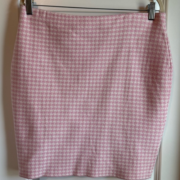Fashion Nova Pink Houndstooth Mini Skirt - Picture 2 of 4